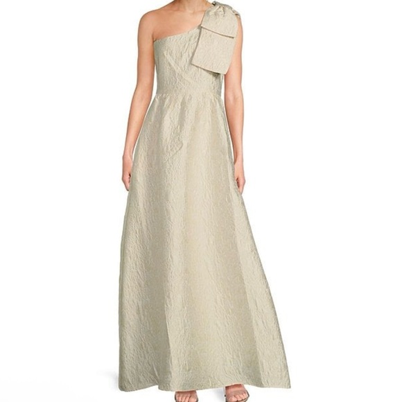 Chic One-Shoulder Cream Dress - Picture 4 of 9